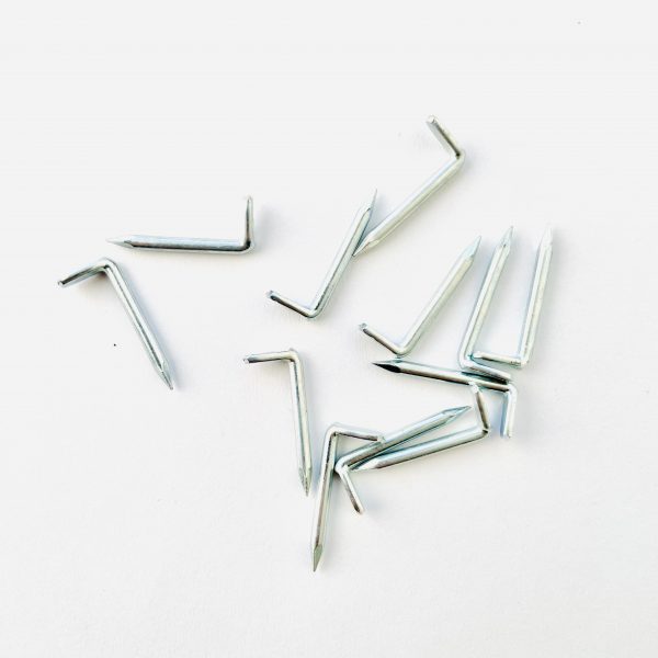 L-shaped hook nails for danish cord weaving several